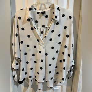 Worthington Polka Dot Blouse.  Tapered back.  Ties at 3/4 sleeve.  Size XXL